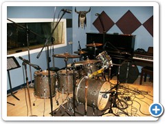 drums_in_the_old_big_room